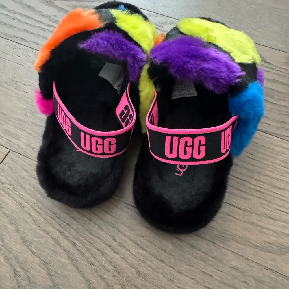 Like new UGG Fluff Yeah slippers - black and neon size 4 - Picture 2 of 4